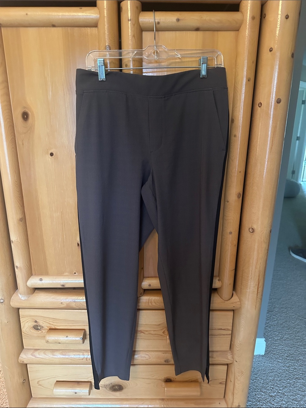 Athleta Brooklyn Ankle Pant Women's Cropped Ankle Pants in Deep Brown